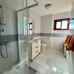 Topfloor 2 Bedrooms Frontline * أرونا