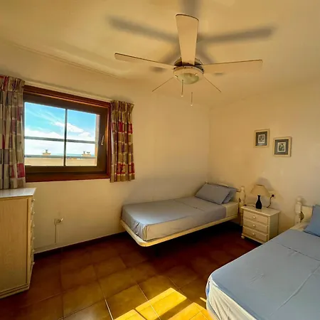 Topfloor 2 Bedrooms Frontline *